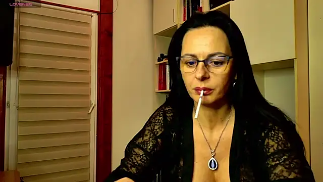 Snapshot of MiriamDelyn chatting on 02/28/26, 06:09 MiriamDelyn online show from 02/28/26, 06:09