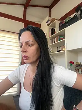 MiriamDelyn online show from 04/23/26, 02:19