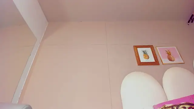 luna bradley  online show from 04/24/26, 12:51