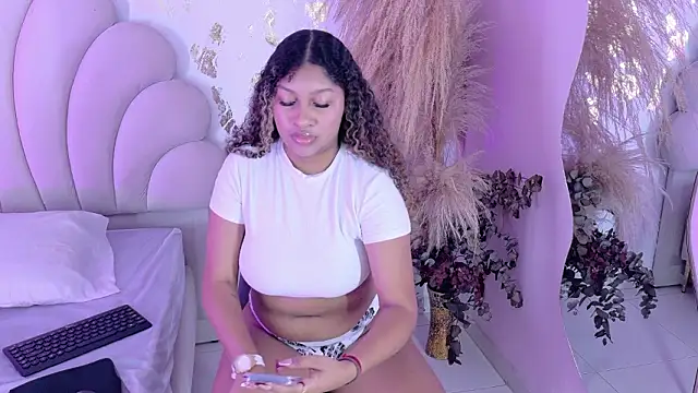 Snapshot of sabrina_lafaux_cr chatting on 03/11/26, 07:42 sabrina lafaux cr online show from 03/11/26, 07:42