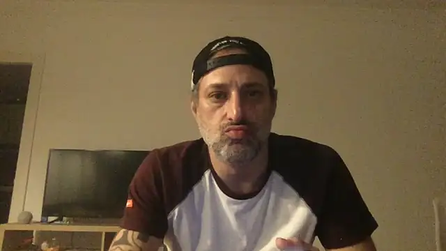 Snapshot of rgani chatting on 02/15/26, 01:24 rgani online show from 02/15/26, 01:24