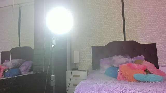 Sara Love 1 online show from 04/25/26, 03:31