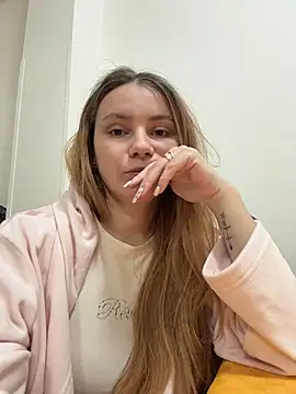 Snapshot of AlessiaandJay chatting on 04/29/26, 05:30 AlessiaandJay online show from 04/29/26, 05:30