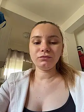 Snapshot of AlessiaandJay chatting on 05/13/26, 12:13 AlessiaandJay online show from 05/13/26, 12:13