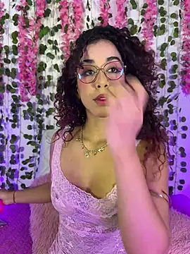 Woo isDaphne online show from 02/20/26, 11:05