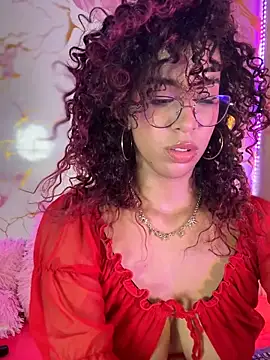 Woo isDaphne online show from 03/10/26, 11:43