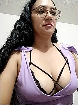 Snapshot of Salma-sweet chatting on 03/04/26, 02:17 Salma-sweet online show from 03/04/26, 02:17