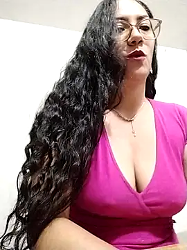 Snapshot of Salma-sweet chatting on 04/12/26, 04:28 Salma-sweet online show from 04/12/26, 04:28