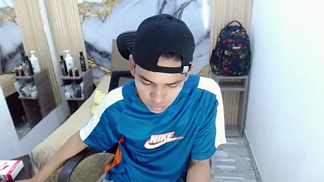 DaviidBuckx  online show from 05/24/26, 02:49