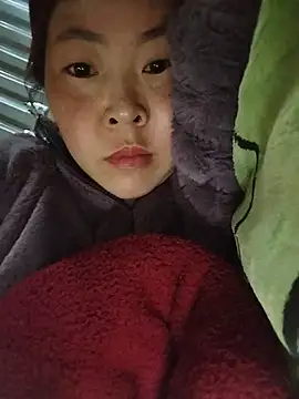 Yiyoongg online show from 05/26/26, 11:34