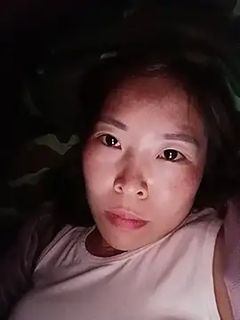 Yiyoongg online show from 06/16/26, 10:18