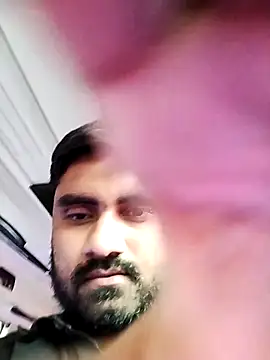 Snapshot of loyalboy_0052 chatting on 03/26/26, 12:33 loyalboy 0052 online show from 03/26/26, 12:33