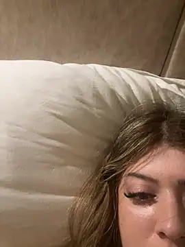 Snapshot of secretdoll00 chatting on 02/15/26, 02:58 secretdoll00 online show from 02/15/26, 02:58