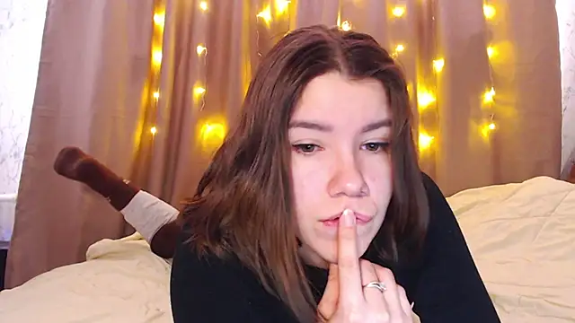 Snapshot of AdelMauds chatting on 03/11/26, 07:14 AdelMauds online show from 03/11/26, 07:14