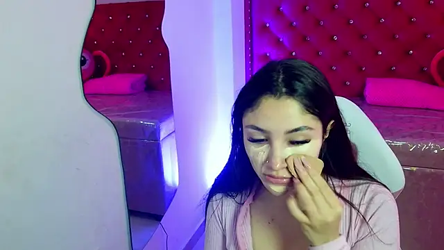babyy nicols m online show from 06/07/26, 12:20