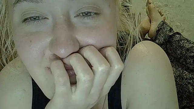 CurvyWild Lady30 online show from 05/05/26, 07:22