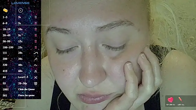 CurvyWild Lady30 online show from 05/14/26, 07:53