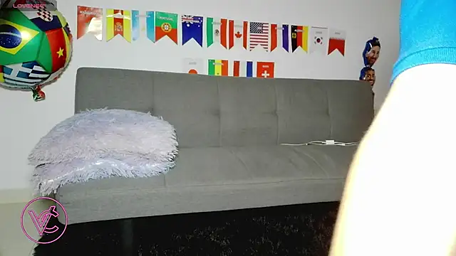 Snapshot of Violeta_and_Charlie chatting on 06/21/26, 12:02 Violeta and Charlie online show from 06/21/26, 12:02