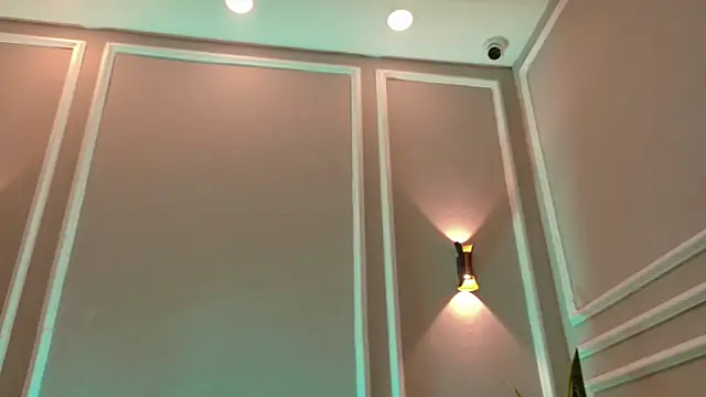 Snapshot of SuzyFox_ chatting on 03/15/26, 08:04 SuzyFox online show from 03/15/26, 08:04