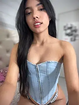 Snapshot of jadelaurent chatting on 07/05/26, 12:50 jadelaurent online show from 07/05/26, 12:50