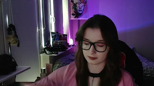 LunaXcherry online show from 04/28/26, 04:45