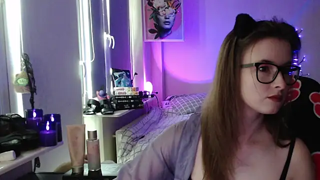 LunaXcherry online show from 05/07/26, 04:34