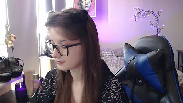 LunaXcherry online show from 05/10/26, 11:04