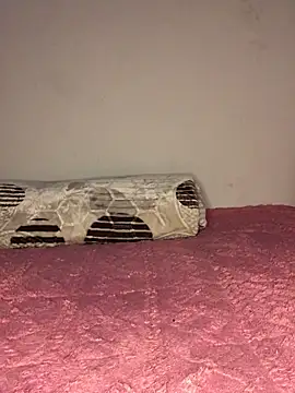 Snapshot of meenkay chatting on 03/18/26, 05:49 meenkay online show from 03/18/26, 05:49