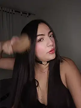 Snapshot of Alessia_fiore333 chatting on 05/14/26, 01:34 Alessia fiore333 online show from 05/14/26, 01:34