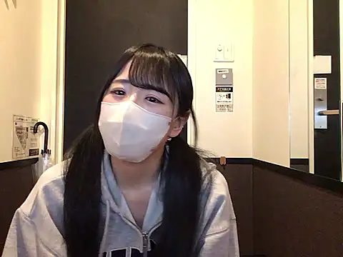 cocomi-coco0209 online show from 04/28/26, 04:23