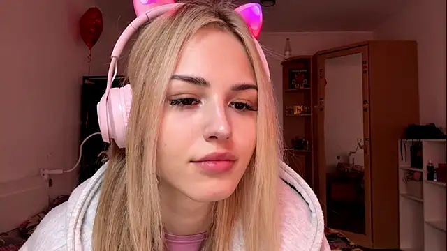 Snapshot of Evva_mayy chatting on 03/02/26, 07:15 Evva mayy online show from 03/02/26, 07:15