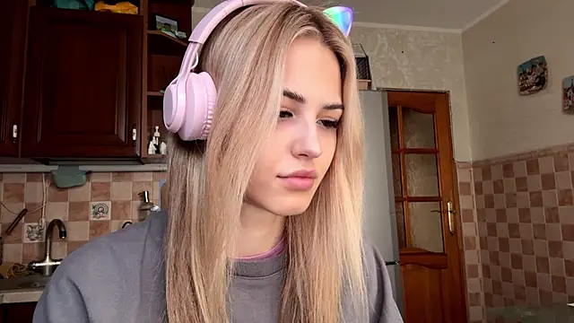 Snapshot of Evva_mayy chatting on 03/08/26, 07:01 Evva mayy online show from 03/08/26, 07:01