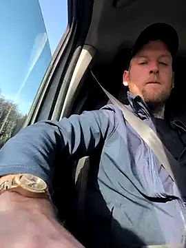 Snapshot of dave32000 chatting on 02/17/26, 11:07 dave32000 online show from 02/17/26, 11:07