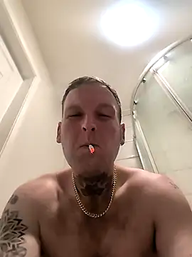 Snapshot of dave32000 chatting on 02/18/26, 12:39 dave32000 online show from 02/18/26, 12:39