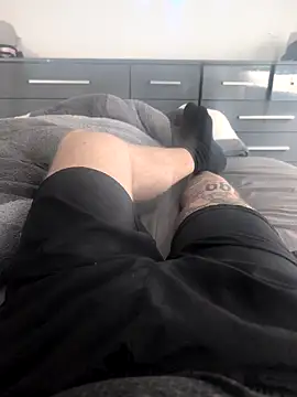 Snapshot of dave32000 chatting on 02/21/26, 02:40 dave32000 online show from 02/21/26, 02:40