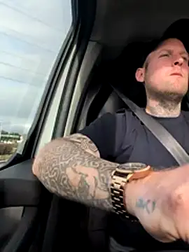 Snapshot of dave32000 chatting on 02/25/26, 01:43 dave32000 online show from 02/25/26, 01:43