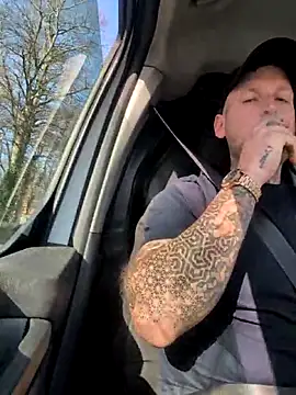 Snapshot of dave32000 chatting on 03/04/26, 11:38 dave32000 online show from 03/04/26, 11:38