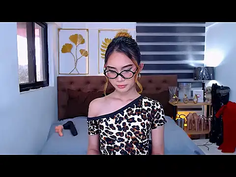 Snapshot of JuicyCockThea chatting on 03/13/26, 12:06 JuicyCockThea online show from 03/13/26, 12:06