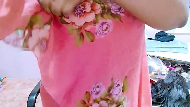 TyraHotxxx online show from 05/02/26, 06:07