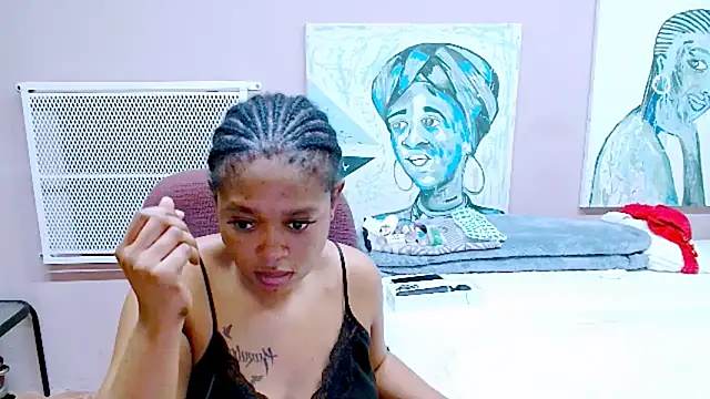Snapshot of TyraHotxxx chatting on 05/15/26, 01:12 TyraHotxxx online show from 05/15/26, 01:12