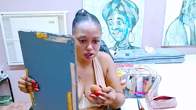 Snapshot of TyraHotxxx chatting on 06/02/26, 06:04 TyraHotxxx online show from 06/02/26, 06:04