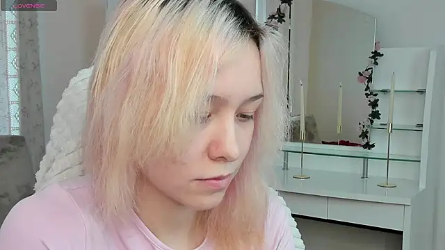 EmilyTrase online show from 04/28/26, 02:27