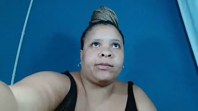 Sweet-Bella17 online show from 04/30/26, 04:35