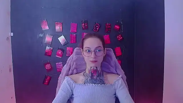 Snapshot of Esmi_Winter chatting on 03/09/26, 06:28 Esmi Winter online show from 03/09/26, 06:28