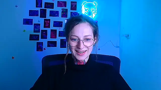 Snapshot of Esmi_Winter chatting on 03/13/26, 06:20 Esmi Winter online show from 03/13/26, 06:20