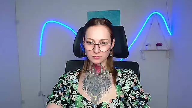 Esmi Winter online show from 05/07/26, 11:48