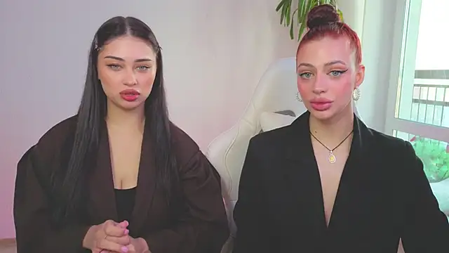 Sofia Plump online show from 04/25/26, 12:30