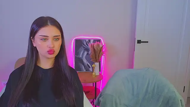 Sofia Plump online show from 05/21/26, 12:34