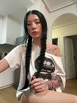 Karmenlovex online show from 04/25/26, 07:55