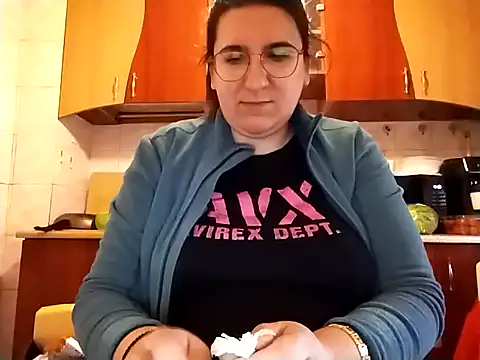 Snapshot of dana92vat chatting on 02/27/26, 01:22 dana92vat online show from 02/27/26, 01:22